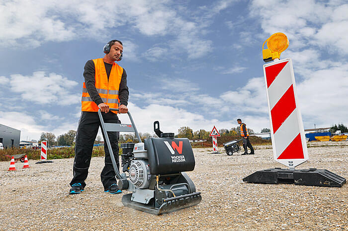 MP12 Single direction vibratory plate in action